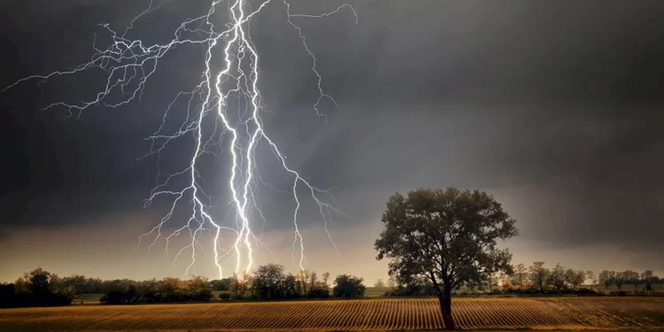 la-tormenta-de-santa-rosa-cuando-se-produce-y-por-que-el-30-de-agosto-750x375