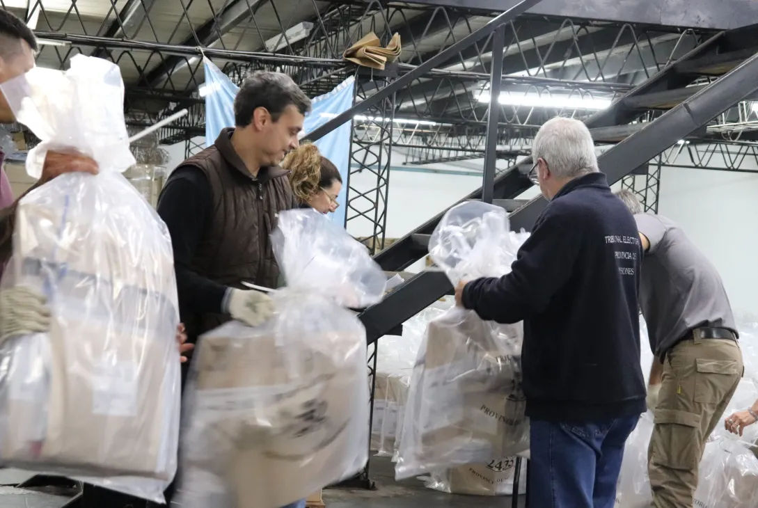 Reparto-de-urnas-scaled