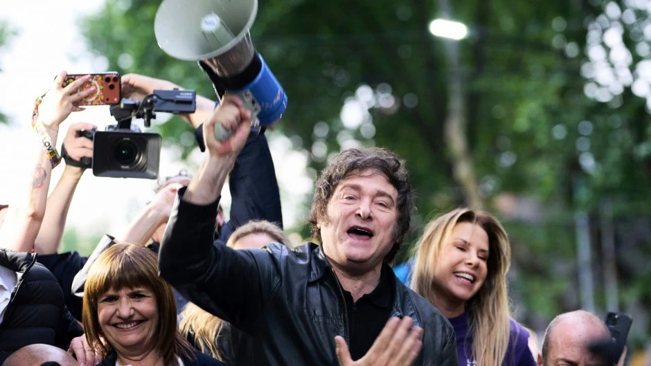 68fbf7f422a8a_940_529!