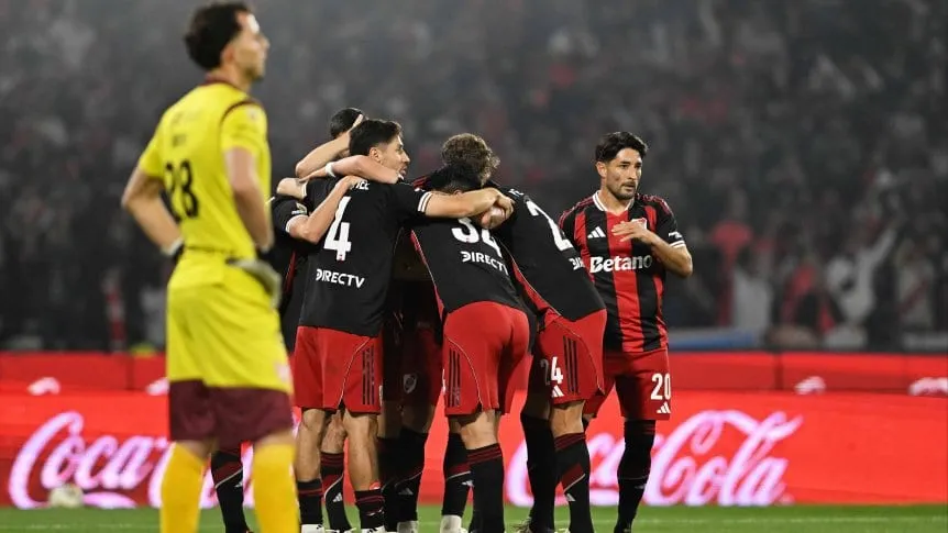 river-festeja-ante-instituto_862x485