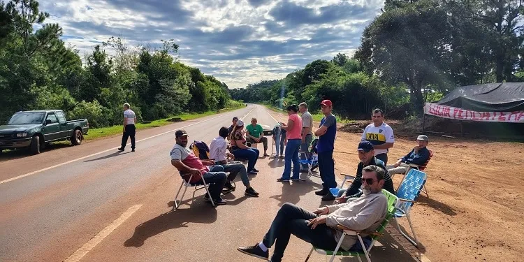 protesta-yerbatera-Campo-Viera-Precio-Justo-Bichos-de-Campo-6-750x375-1-750x375